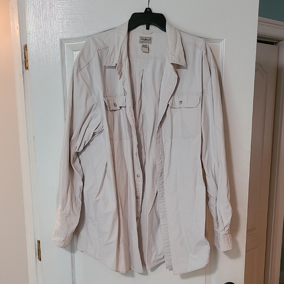 L.L. Bean Other - LL Bean Mens Cadual Buttom Down Shirt